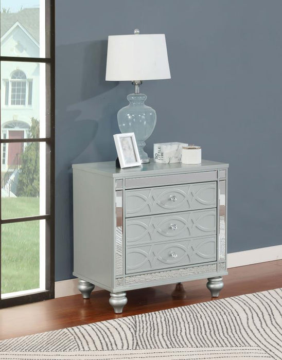 Gunnison Collection - Gunnison 2-drawer Nightstand Silver Metallic