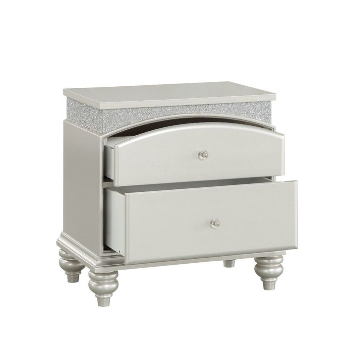 Maverick - Nightstand - Platinum