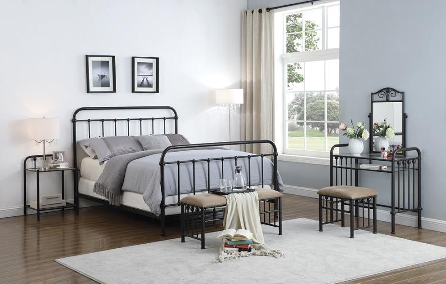 Livingston - Panel Metal Bed